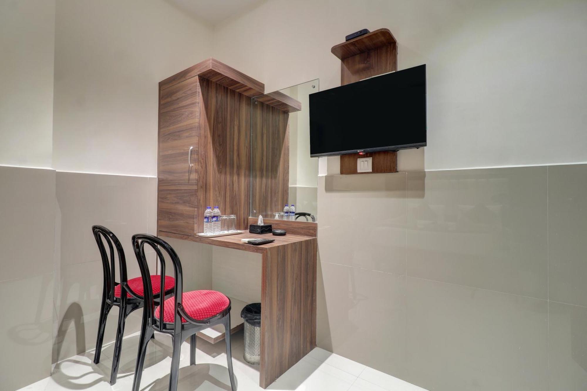 New Parimeet Residency Hotel Navi Mumbai Exterior foto